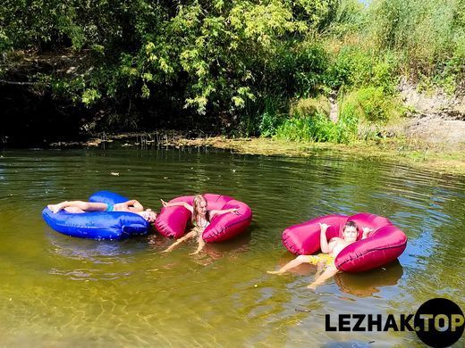 Надувне крісло для плавання у воді "Поплавець", Бордовий